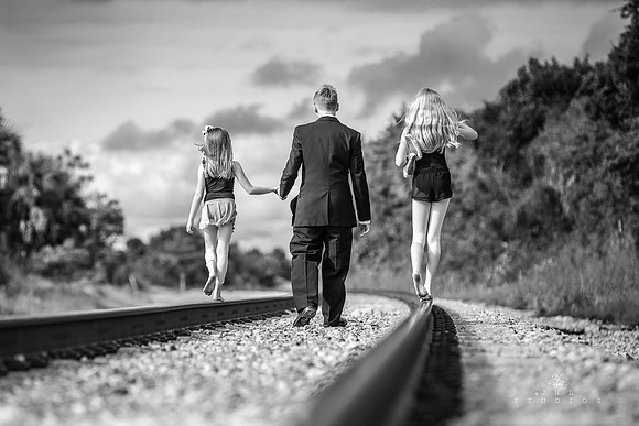 1F4A3251_PS_BW_x1600_W
